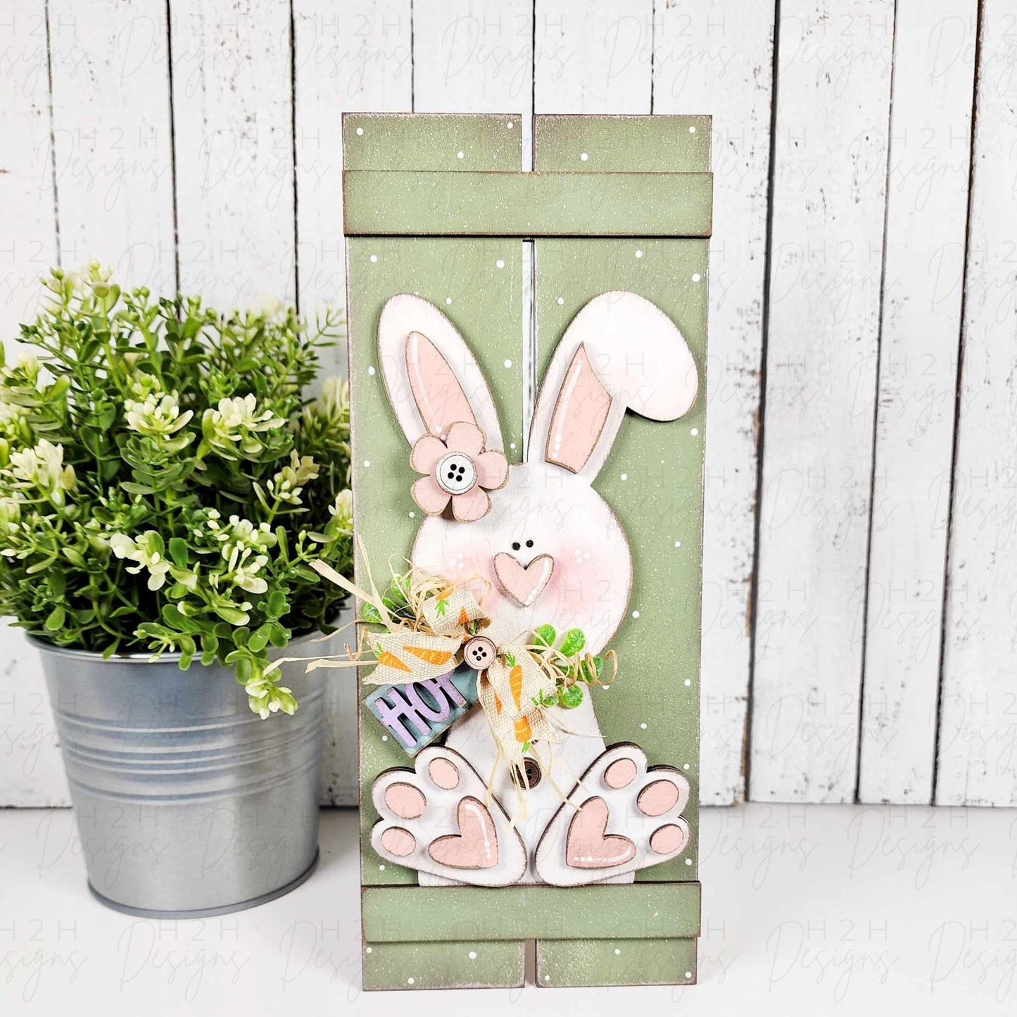 Bunny Pallet Shelf Sitter