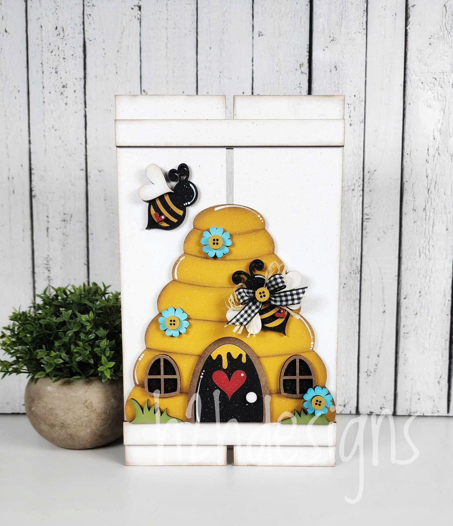 Beehive Pallet Sign